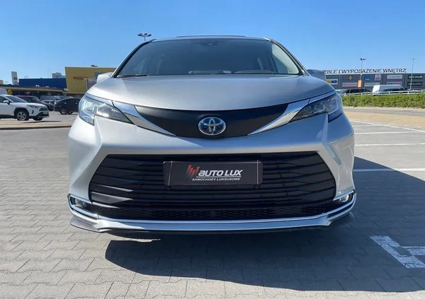 Toyota Sienna cena 209400 przebieg: 16990, rok produkcji 2021 z Narol małe 436